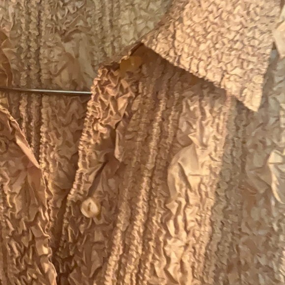 Tania Nardi handmade blouse / jacket in a gorgeous shade of pale gold - Picture 3 of 7